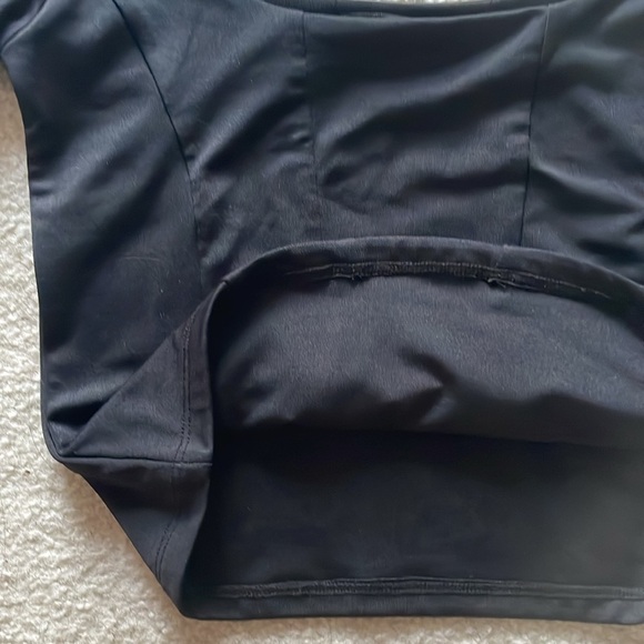 Women’s silk black cropped scoop neck/back top - Picture 3 of 3